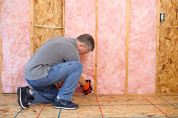 Best Insulation Installation Services in Uhrichsville, OH